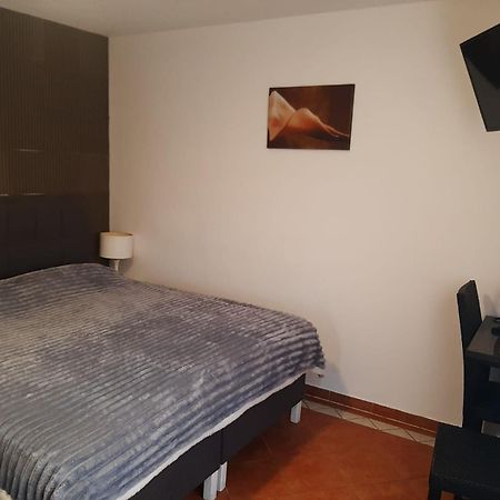 Rooms Lutra Bilje Eksteriør bilde